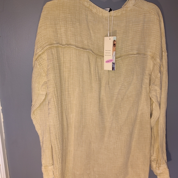 Dokotoo Medium Lightweight Gauze Henley Top in Tan - Picture 5 of 8